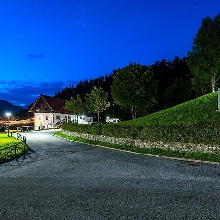 Camping & Caravan Zoncolan Ovaro Zewnętrze zdjęcie
