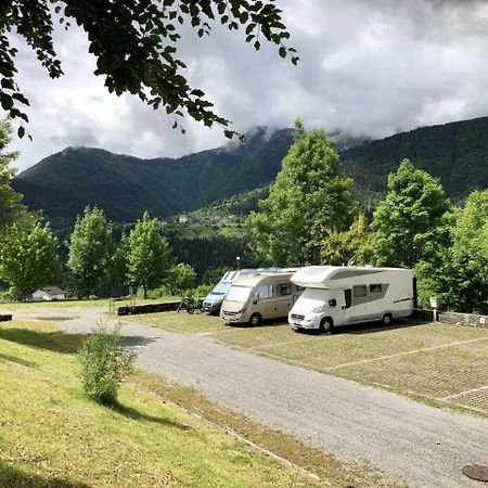 Camping & Caravan Zoncolan Ovaro Zewnętrze zdjęcie