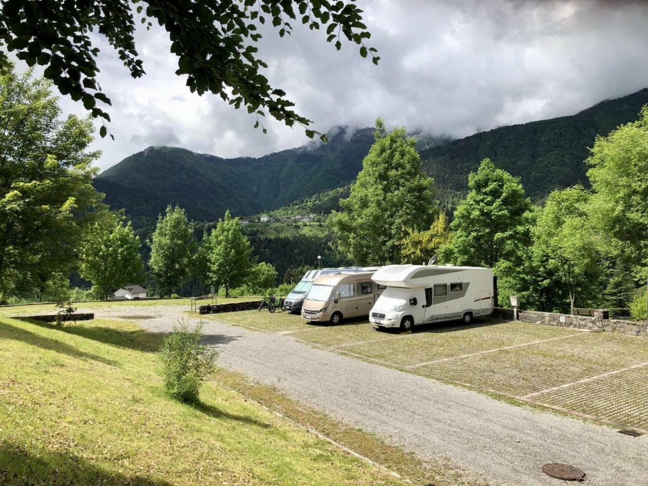 Camping & Caravan Zoncolan Ovaro Zewnętrze zdjęcie